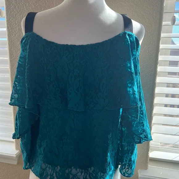 BeBe top - Picture 3 of 14